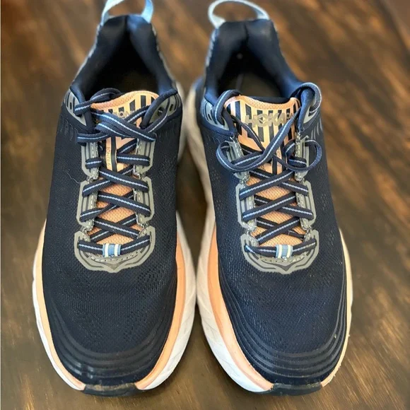 Hoka One | Bondi 6 Maximalist
Running Sneakers - Picture 2 of 7